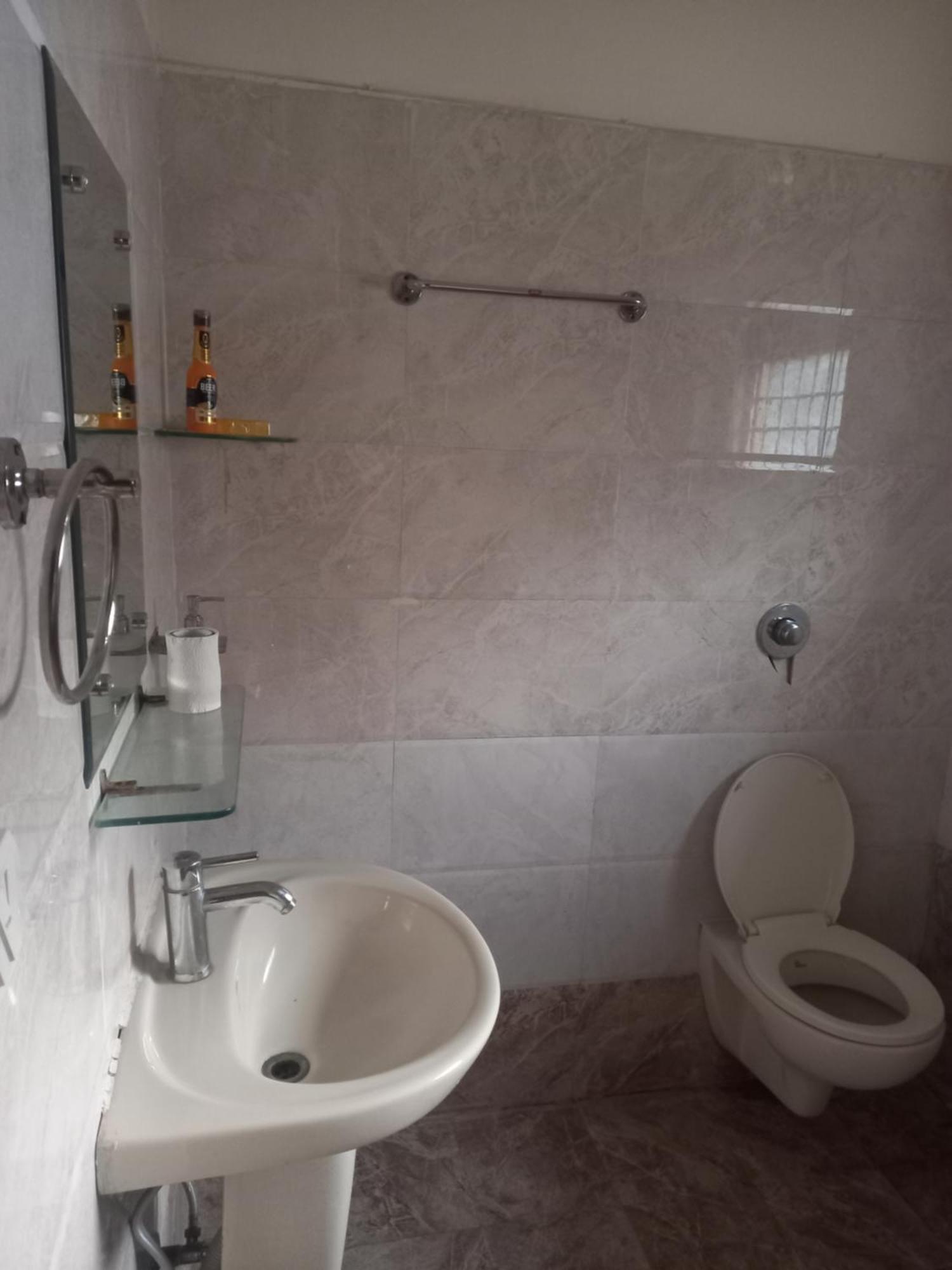 The English Gaon 4 Bhk Bhopal Luaran gambar